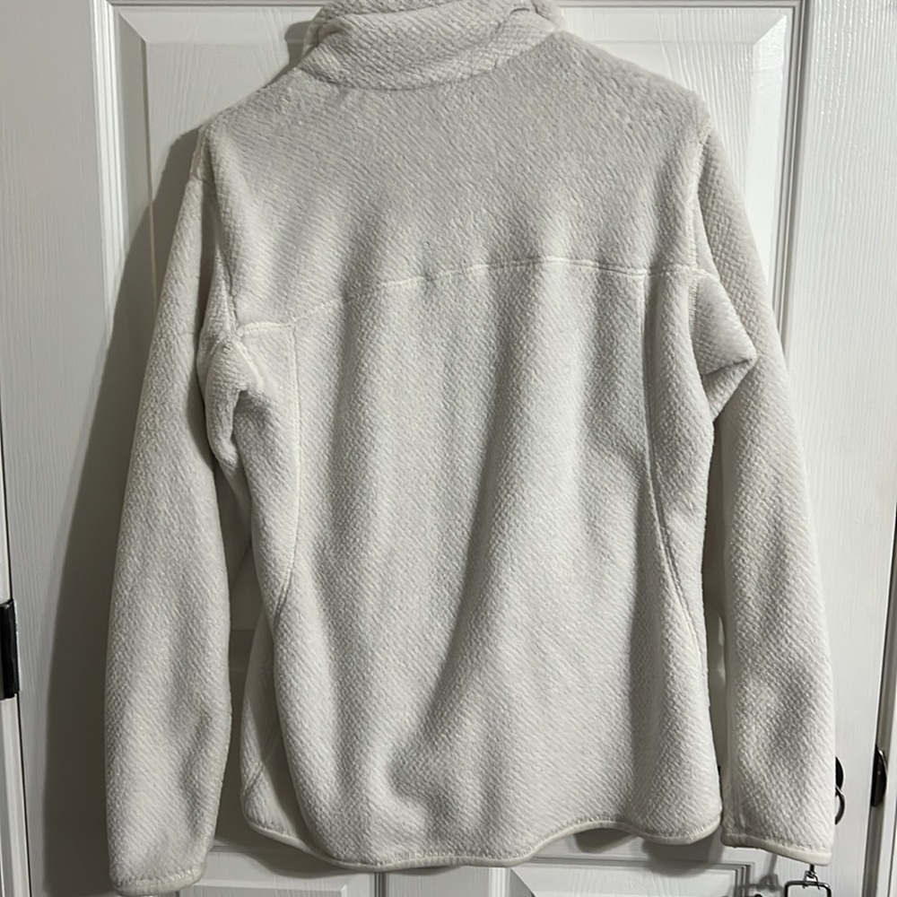 Patagonia White Pullover - Picture 3 of 3